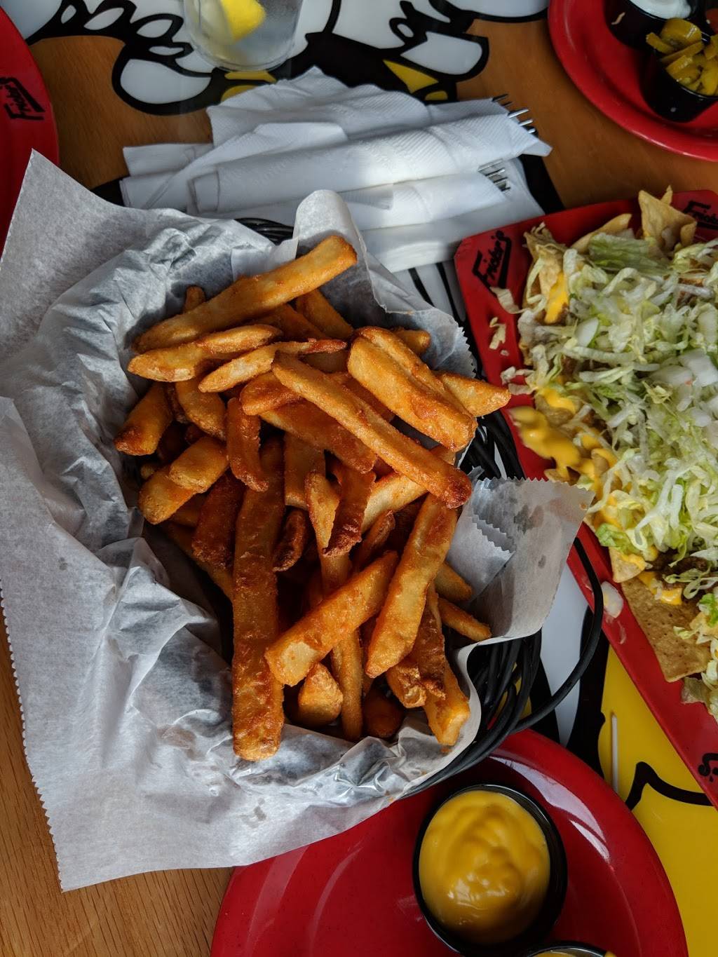 Frickers | restaurant | 6339 Monroe St, Sylvania, OH 43560, USA | 4198852141 OR +1 419-885-2141