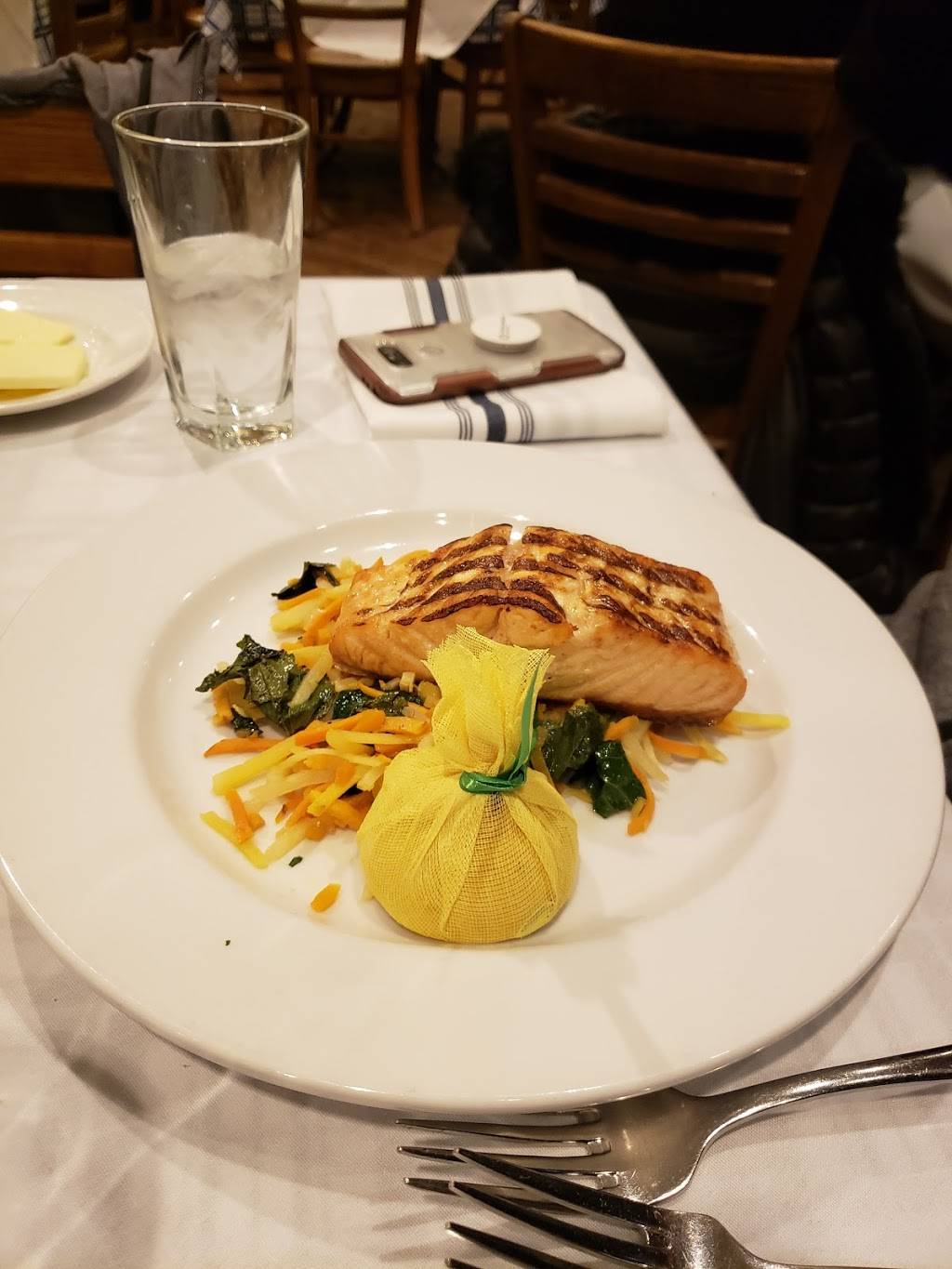 Riva Crab House | restaurant | 700 E Grand Ave, Chicago, IL 60611, USA | 3126447482 OR +1 312-644-7482