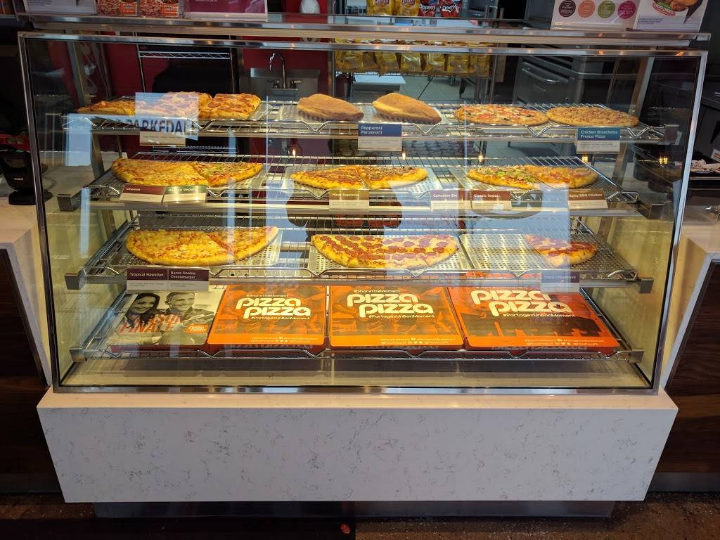 Pizza Pizza | meal delivery | 2539 Parkedale Ave, Brockville, ON K6V 3H2, Canada | 6133451111 OR +1 613-345-1111