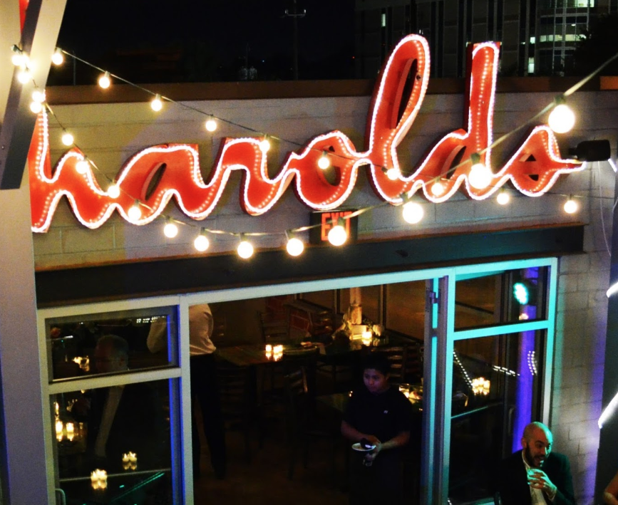 Harolds Restaurant & Tap Room | restaurant | 350 W 19th St, Houston, TX 77008, USA | 7133606204 OR +1 713-360-6204