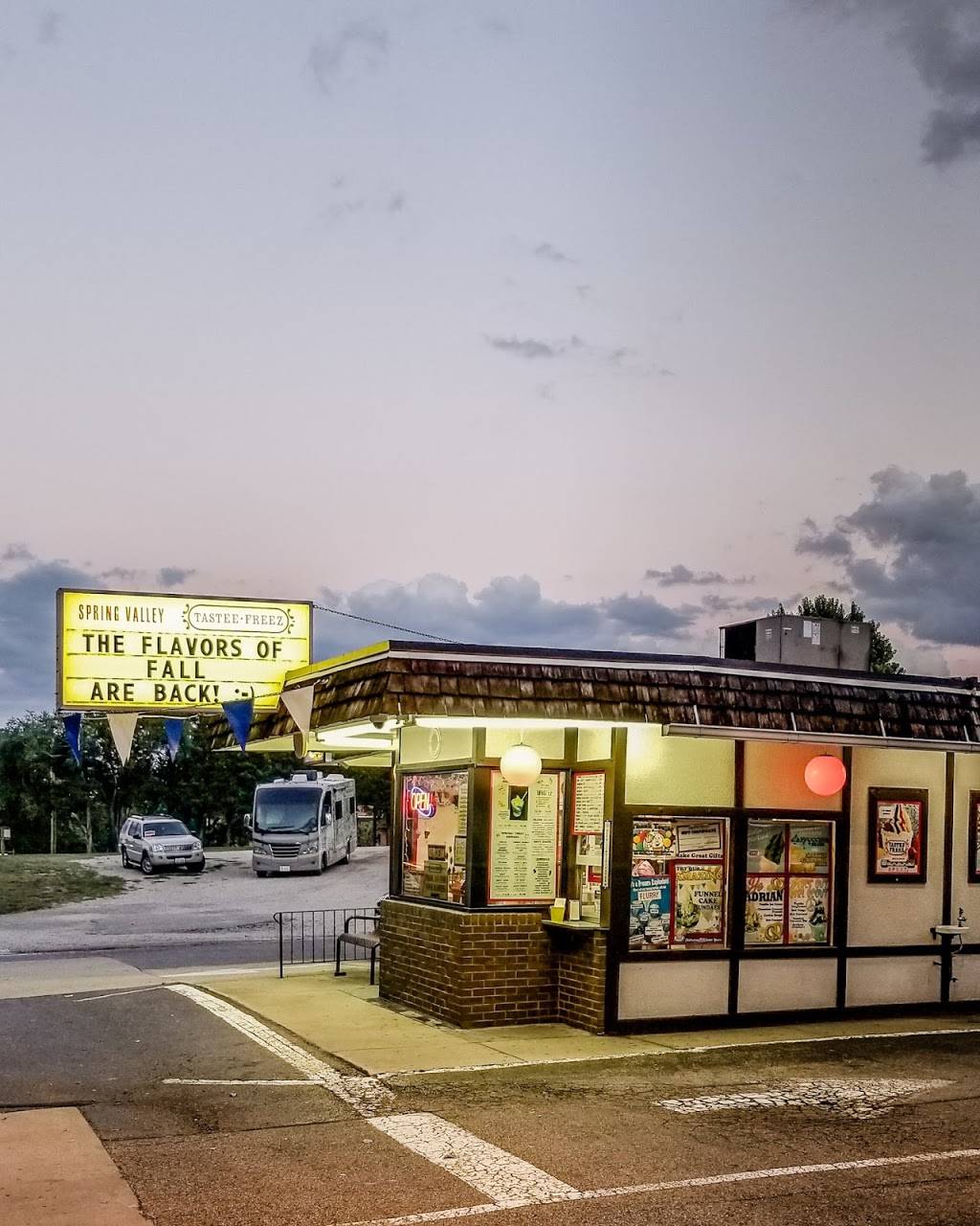 Tastee Freez | restaurant | 309 E Dakota St, Spring Valley, IL 61362, USA | 8156642736 OR +1 815-664-2736