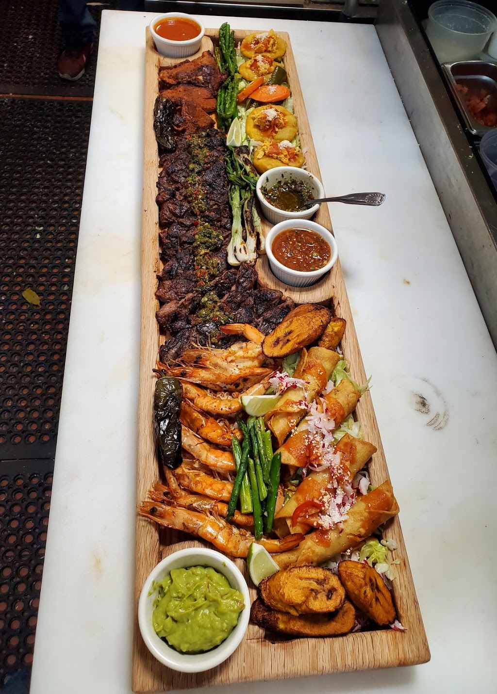 El Quetzal Guatemalan Restaurant | restaurant | 3445 W Lawrence Ave, Chicago, IL 60625, USA | 7739426120 OR +1 773-942-6120