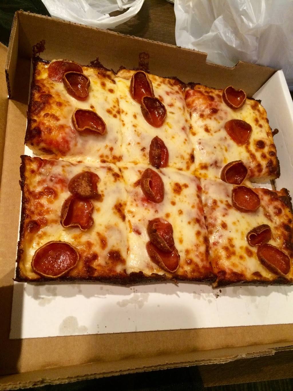 Francos Pizzeria | restaurant | 24662 Van Dyke Ave, Center Line, MI 48015, USA | 5867555540 OR +1 586-755-5540