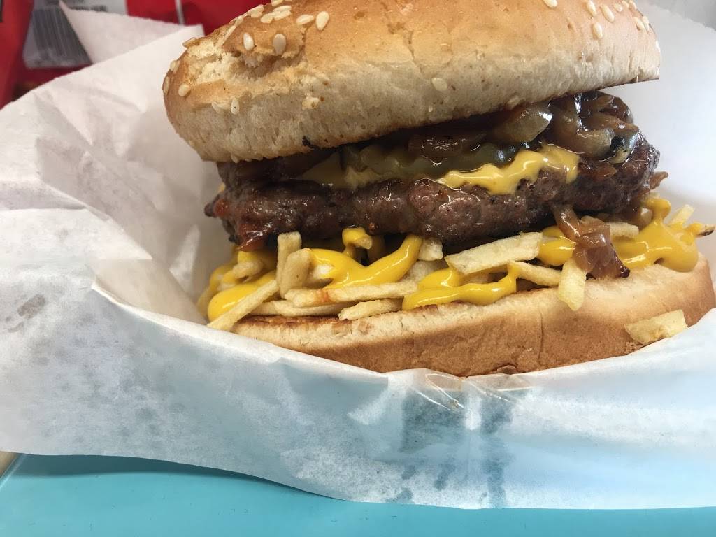 E And G Doghouse | restaurant | 7022 W Colonial Dr, Orlando, FL 32818, USA | 4074332254 OR +1 407-433-2254