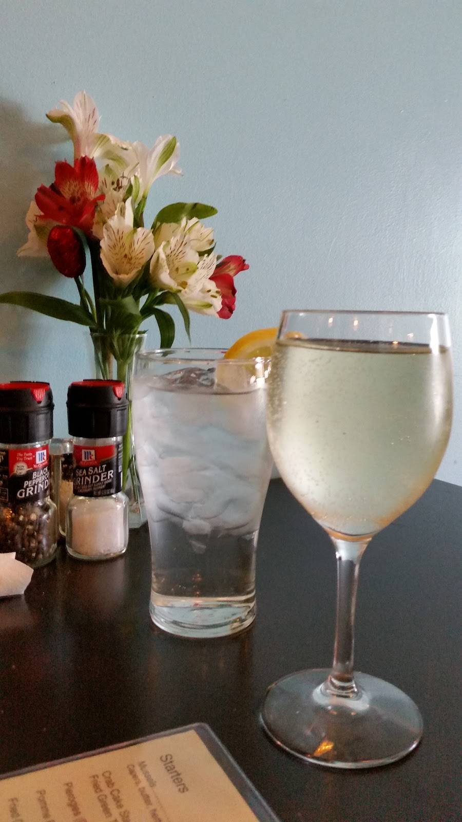 Betty Lou Bistro | restaurant | 2408 X, Ashley River Rd, Charleston, SC 29414, USA | 8434754564 OR +1 843-475-4564