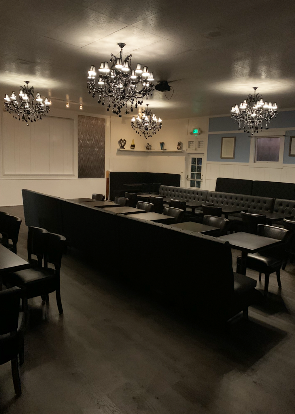 Moguls Supper Club | restaurant | 7440 Mission St, Colma, CA 94014, USA | 4158301453 OR +1 415-830-1453