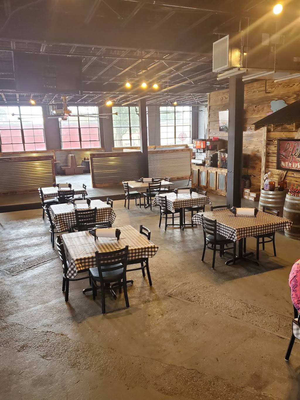 Texas Pitmaster BBQ | restaurant | 3955 Veteran Memorial Dr, Hattiesburg, MS 39401, USA | 6012724001 OR +1 601-272-4001