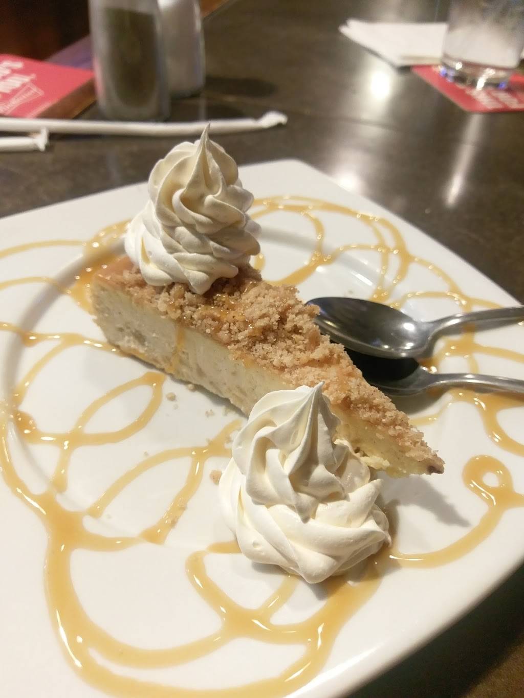 Elmwood Inn | restaurant | 1256 Mt Hope Ave, Rochester, NY 14620, USA | 5852715195 OR +1 585-271-5195