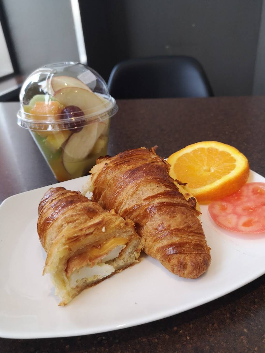 Van Houtte Cafe Bistro | cafe | 5 Place Bourget S, Joliette, QC J6E 5E3, Canada | 4507554140 OR +1 450-755-4140