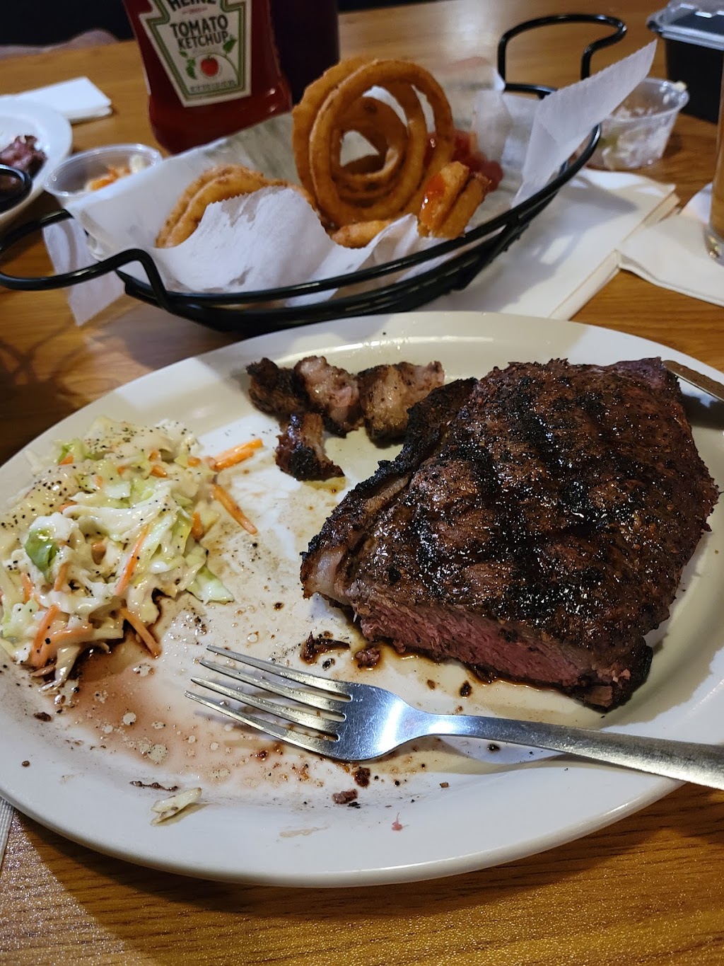 Country Pub | restaurant | 150 Main St, Gregory, MI 48137, USA | 7344982548 OR +1 734-498-2548