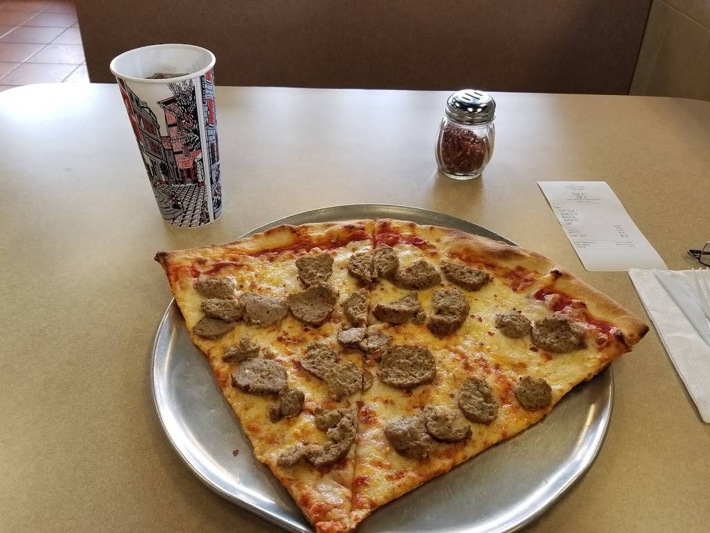 Da Vincis Pizza | restaurant | 8511 Davis Lake Pkwy, Charlotte, NC 28269, USA | 7045962035 OR +1 704-596-2035