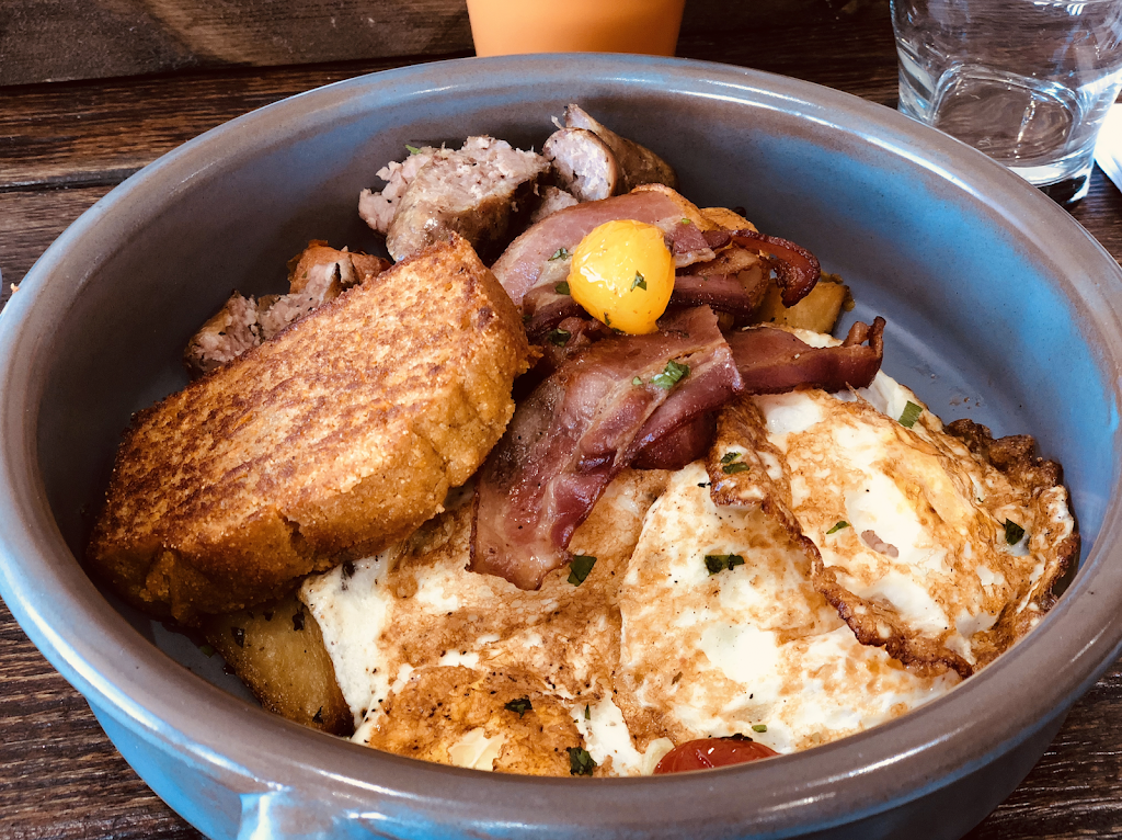 Trius + aiM Bistro | restaurant | 270 Browns Line, Etobicoke, ON M8W 3T5, Canada | 6473512700 OR +1 647-351-2700