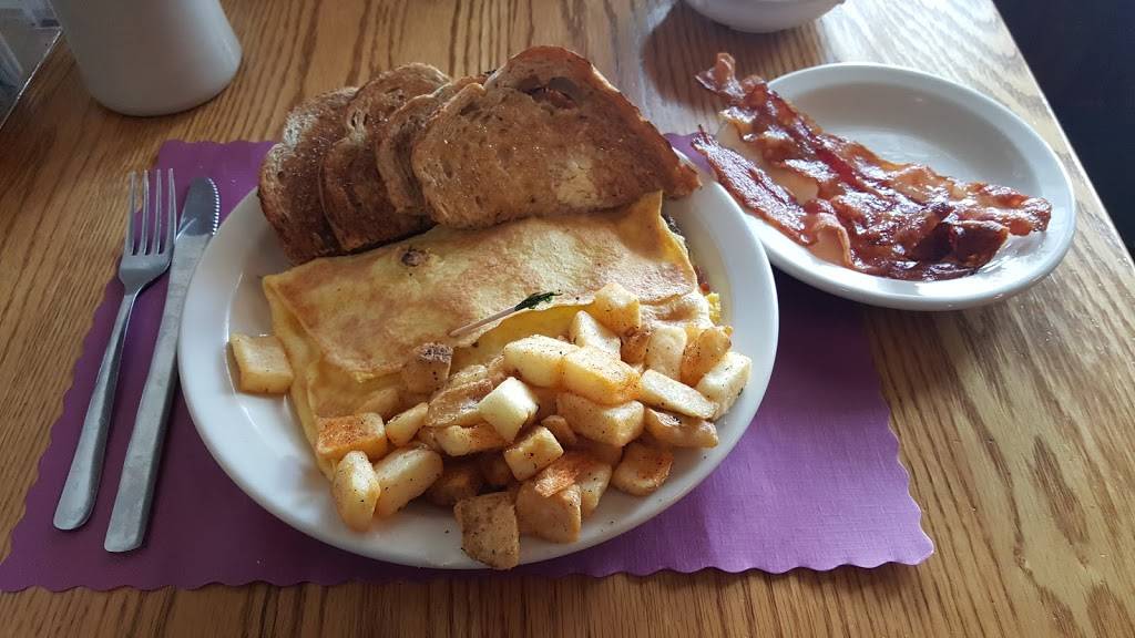 Glen Junction Family Restaurant | meal takeaway | 12 US-302, Glen, NH 03838, USA | 6033839660 OR +1 603-383-9660