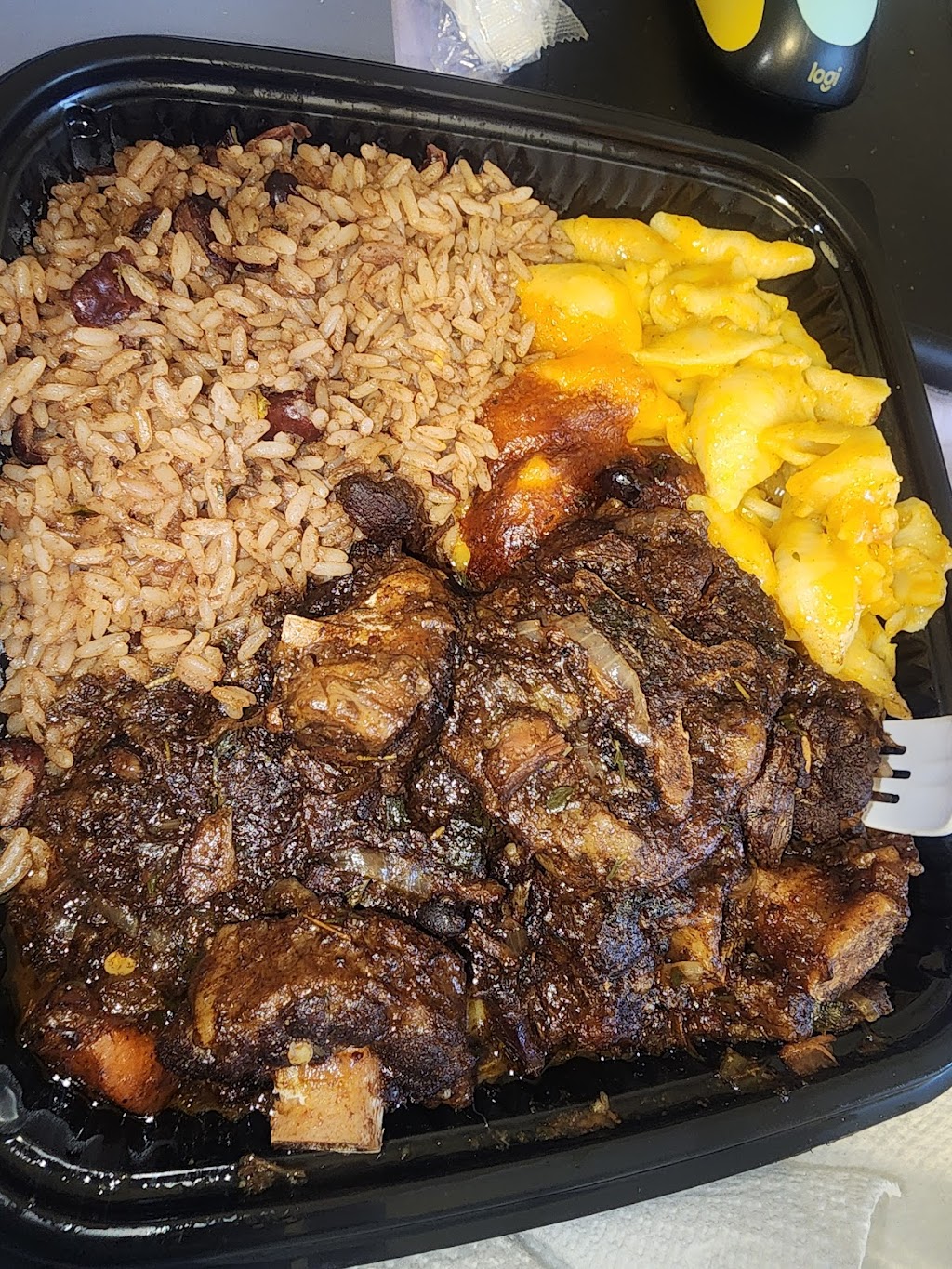 Jamaican Breeze VA | restaurant | 14067 Noblewood Plaza, Dale City, VA 22193, USA | 7039279234 OR +1 703-927-9234