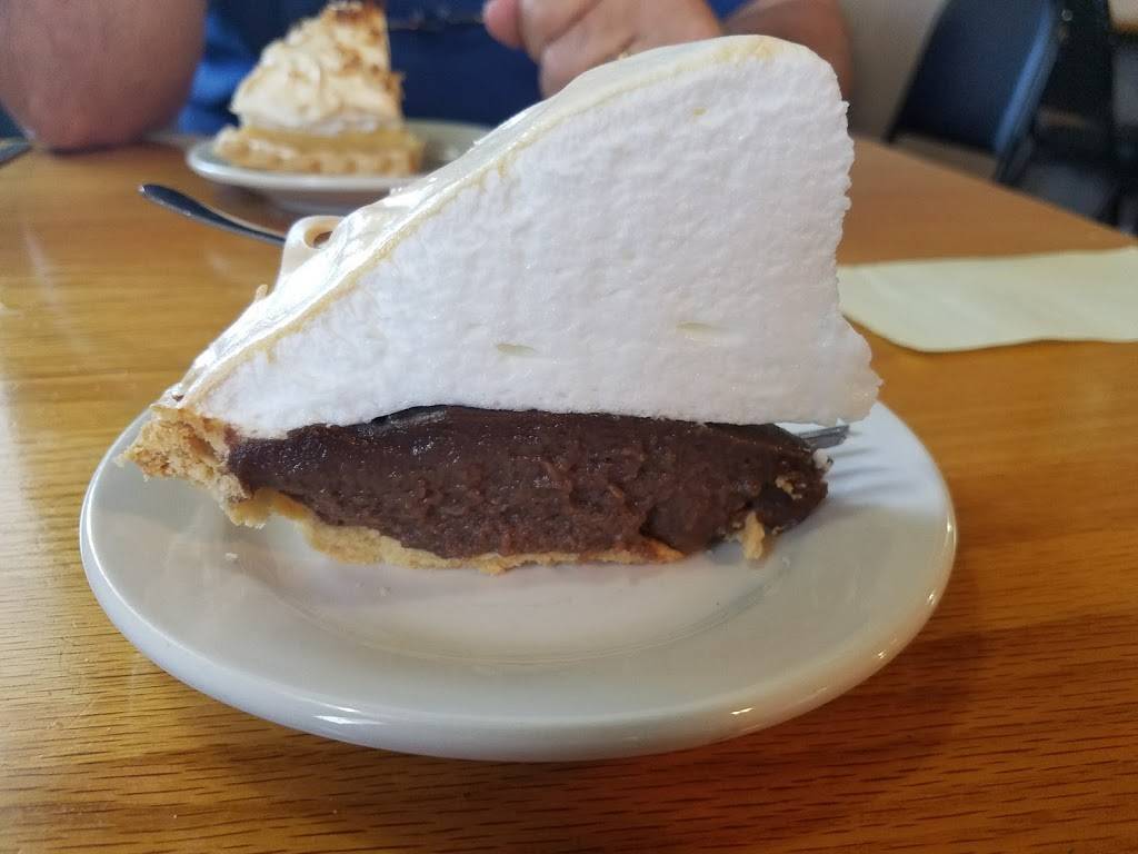 Helens Restaurant | restaurant | 3013 S Grundy Quarles Hwy, Gainesboro, TN 38562, USA | 9312682022 OR +1 931-268-2022