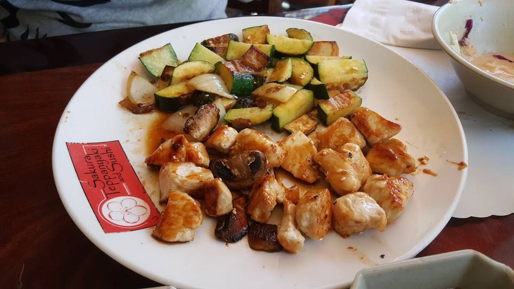 Sakura Teppanyaki and Sushi | restaurant | 2198 Broadway, Redwood City, CA 94063, USA | 6503680800 OR +1 650-368-0800