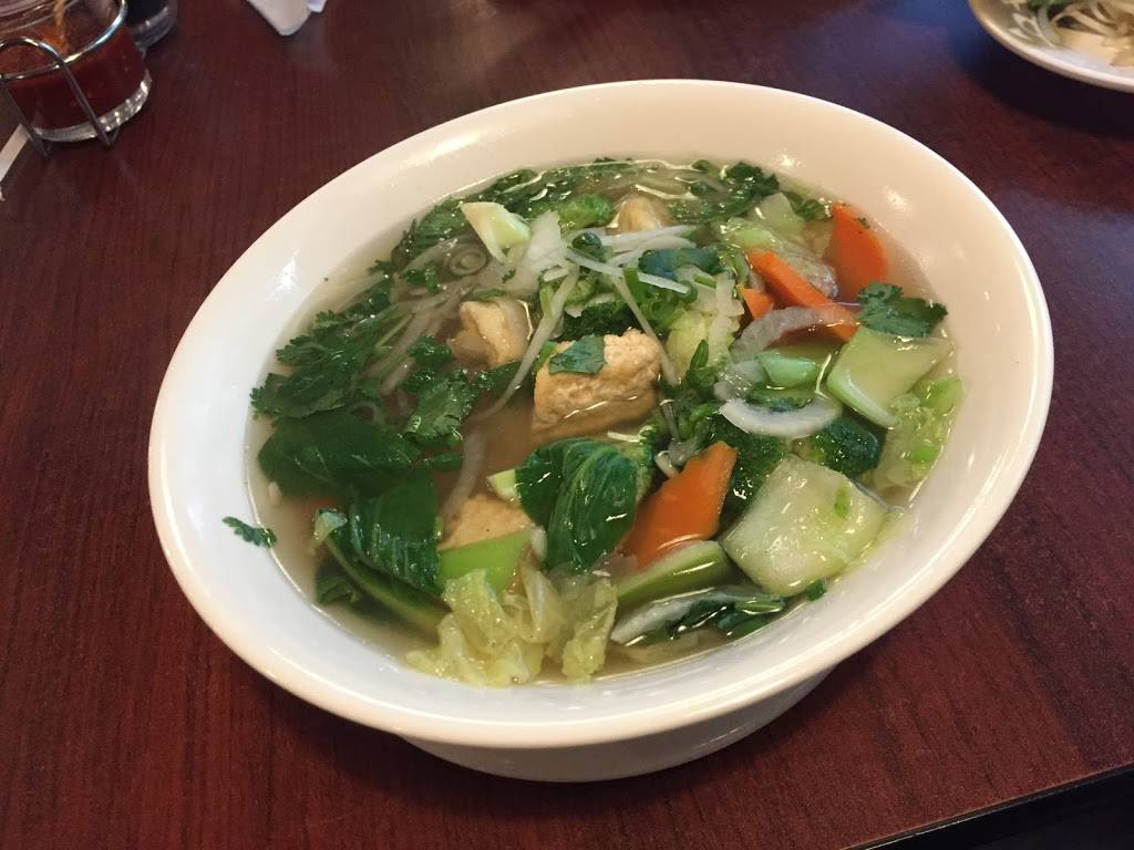 Pho Deluxe | restaurant | 2300 Clarendon Blvd, Arlington, VA 22201, USA | 5716392813 OR +1 571-639-2813