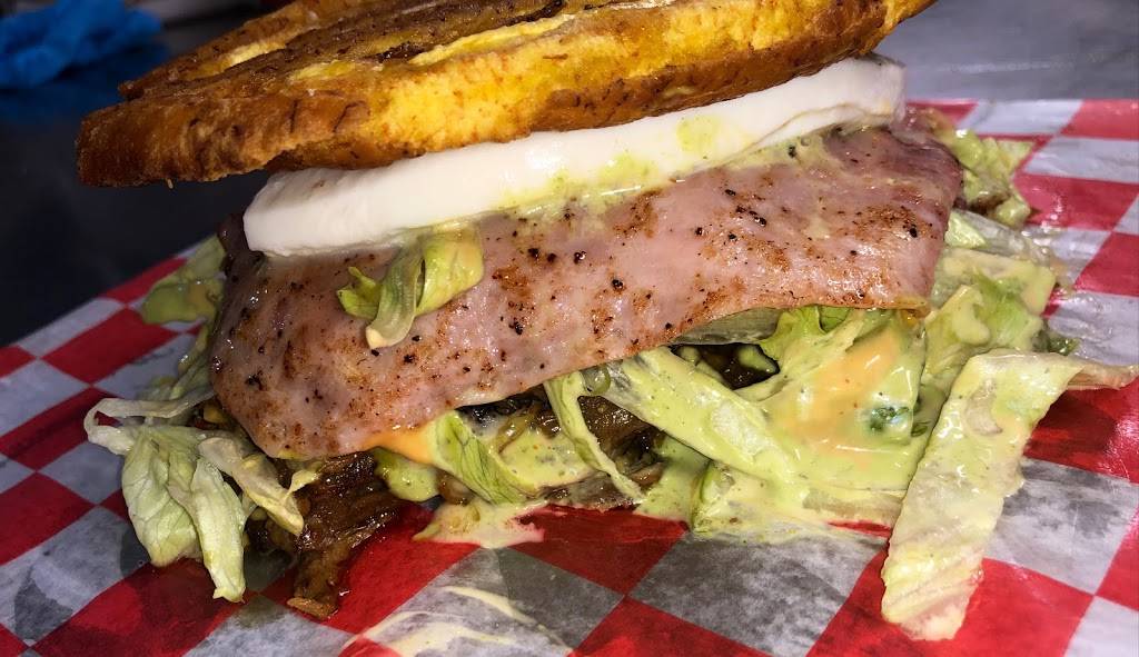 Super Sonic Fl | restaurant | 6320 Narcoossee Rd, Orlando, FL 32822, USA | 3215255751 OR +1 321-525-5751