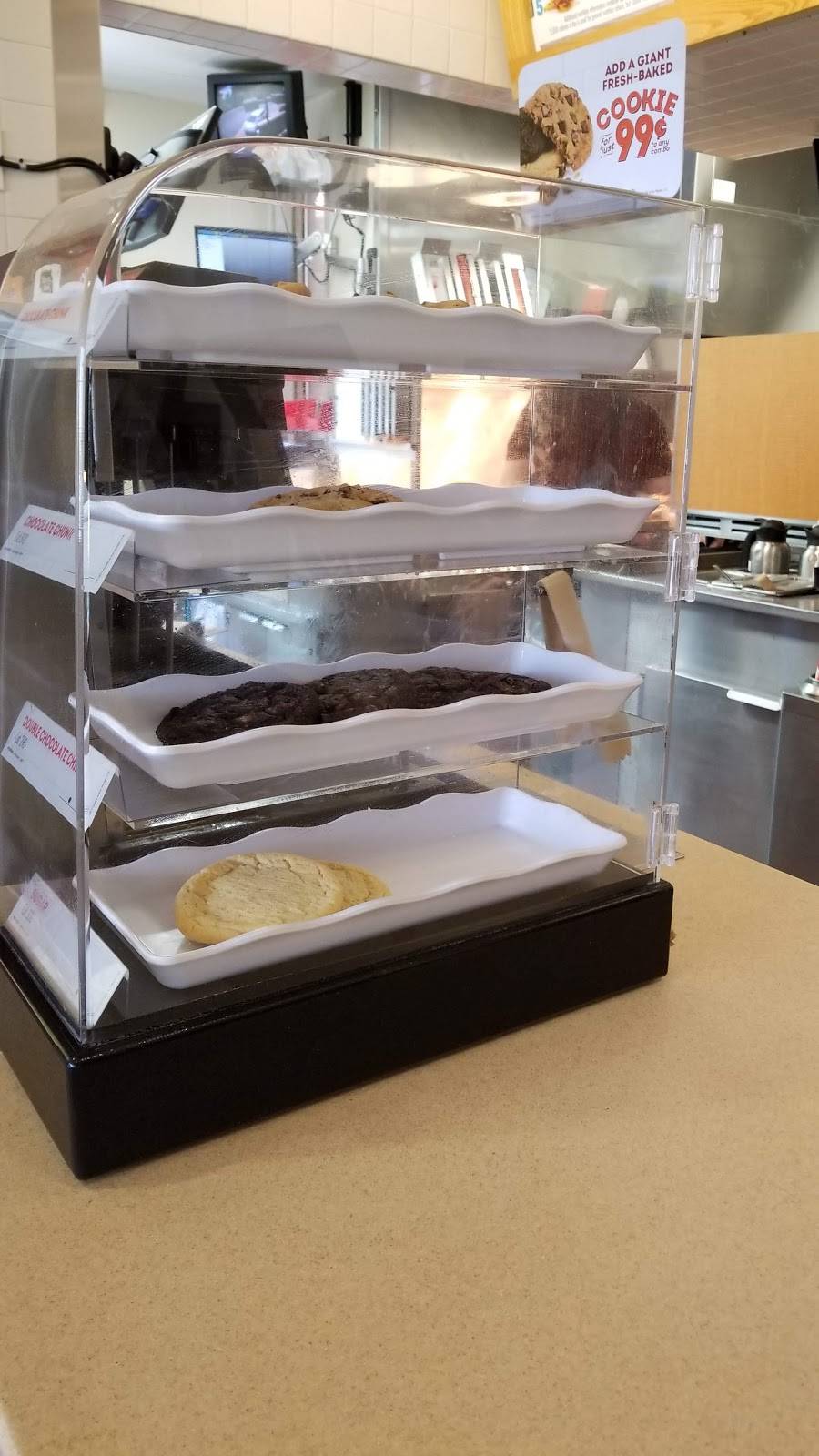 Wendys | restaurant | 1230 E M36, Pinckney, MI 48169, USA | 7348783197 OR +1 734-878-3197