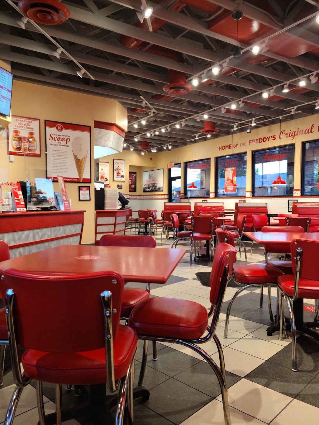 Freddys Frozen Custard & Steakburgers | restaurant | 2018 S Townsend Ave, Montrose, CO 81401, USA | 9707652035 OR +1 970-765-2035