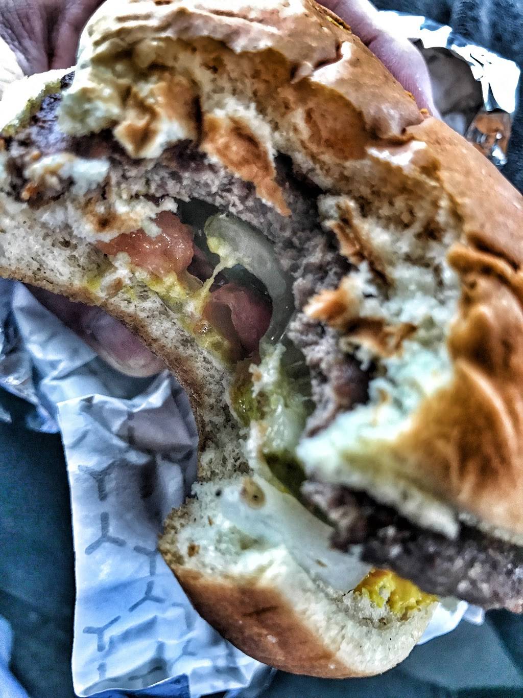 Parisis Drive-In | restaurant | 6216 W 63rd St, Chicago, IL 60638, USA | 7735865611 OR +1 773-586-5611