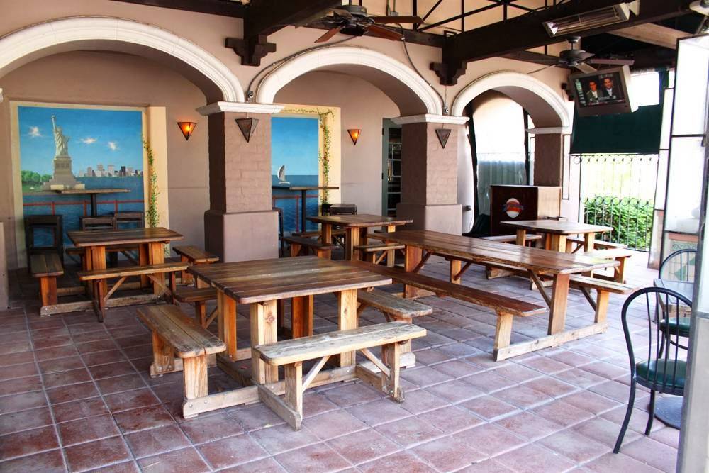 Zipps Sports Grill | restaurant | 8380 East Vía de Ventura, Scottsdale, AZ 85258, USA | 4809221500 OR +1 480-922-1500