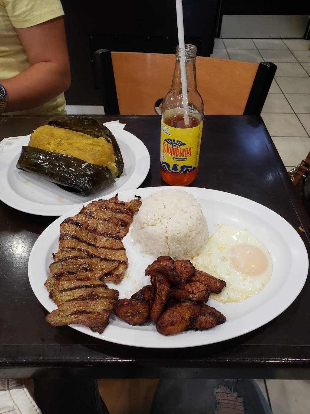 Panaderia 20 De Julio | restaurant | 15415 SW 137th Ave, Miami, FL 33177, USA | 3053789428 OR +1 305-378-9428