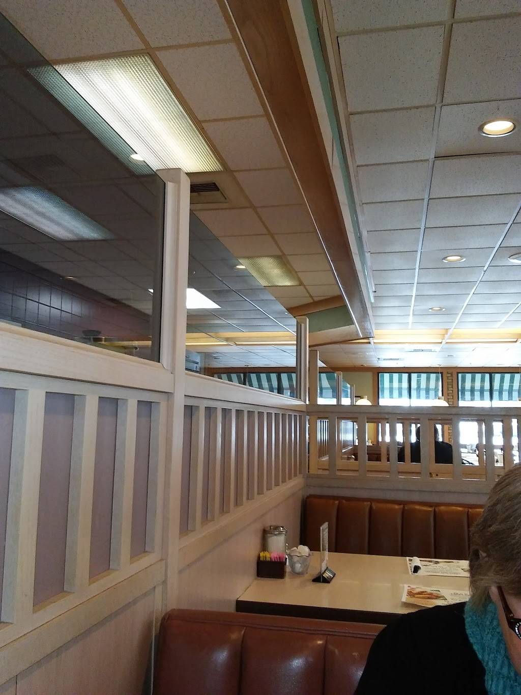 Richards Restaurant | restaurant | 3605 Commerce Dr, Warsaw, IN 46580, USA | 5742673244 OR +1 574-267-3244