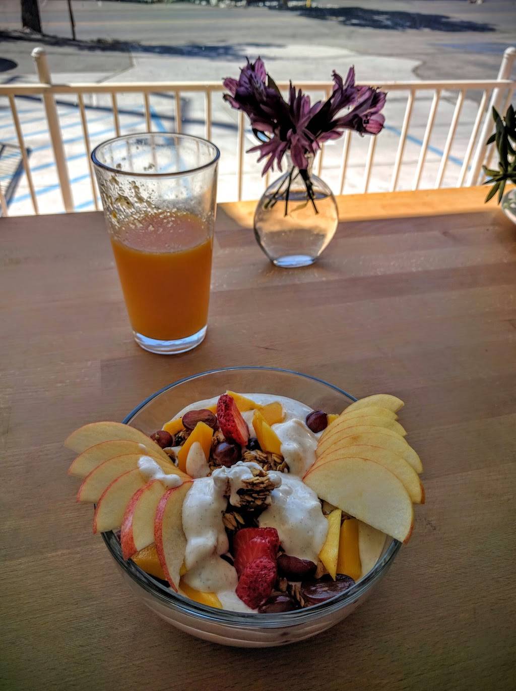 The Red Dot Vegetarian kitchen | restaurant | 3221 Mt Pinos Way, Frazier Park, CA 93225, USA | 6612454733 OR +1 661-245-4733