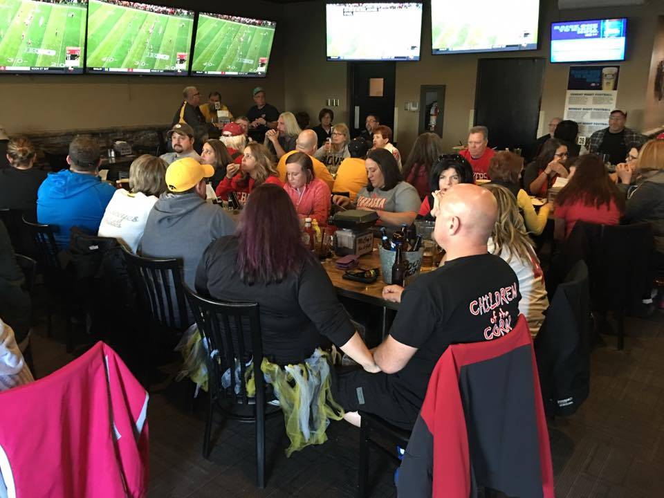 McCoys Bar Patio and Grill | restaurant | 1900 Madison Ave, Council Bluffs, IA 51503, USA | 7123282374 OR +1 712-328-2374