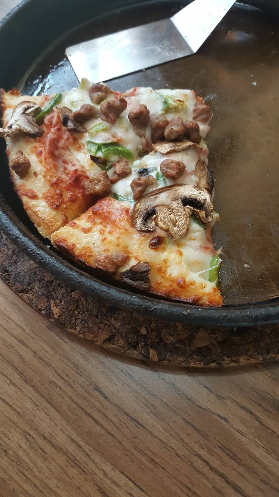 Pizza Hut | meal takeaway | 1263 Greenmor Dr, Bessemer, AL 35022, USA | 2054266006 OR +1 205-426-6006