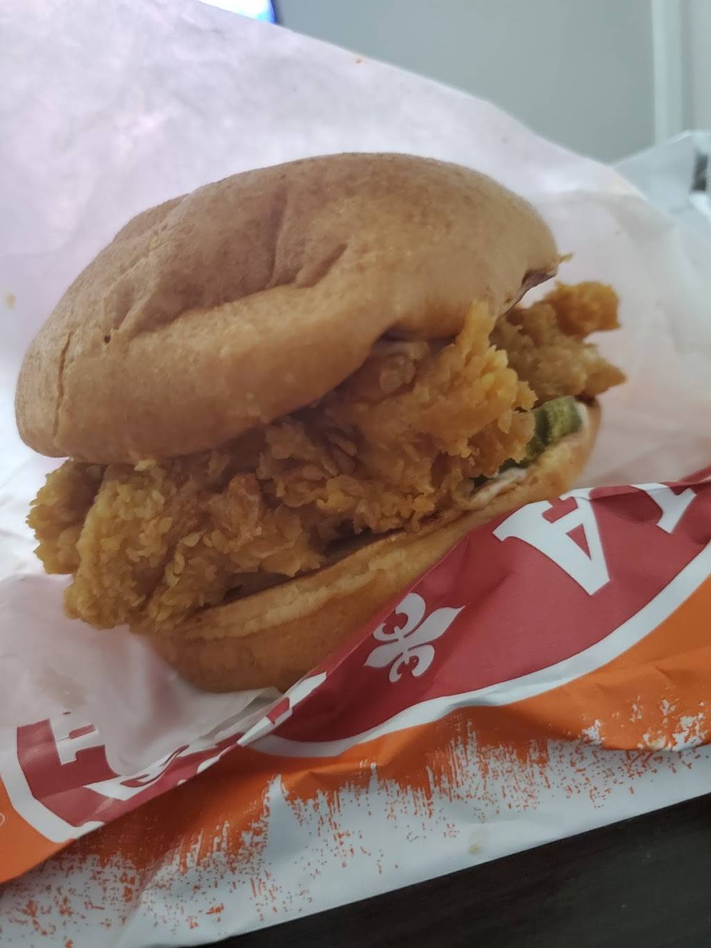 Popeyes Louisiana Kitchen | restaurant | 2767 Clairmont Rd, Atlanta, GA 30329, USA | 4042016932 OR +1 404-201-6932