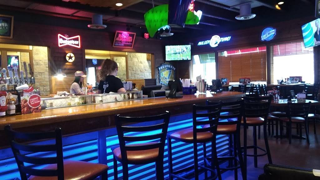 Chilis Grill & Bar | meal takeaway | 1130 S Kirkwood Rd, Kirkwood, MO 63122, USA | 3149848176 OR +1 314-984-8176