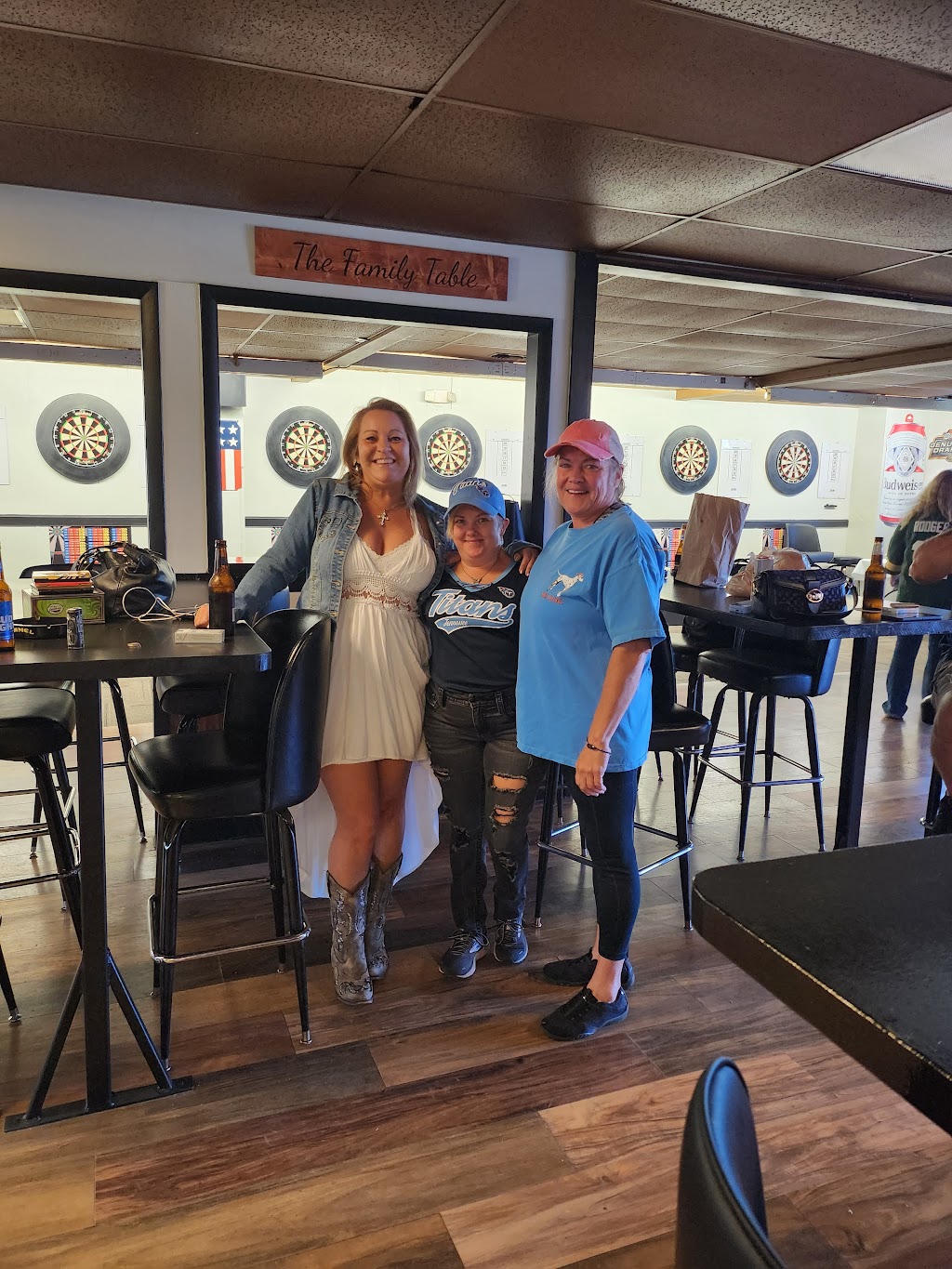 Bullseye Sports Bar | restaurant | 225 River Rock Blvd, Murfreesboro, TN 37128, USA | 6159628799 OR +1 615-962-8799