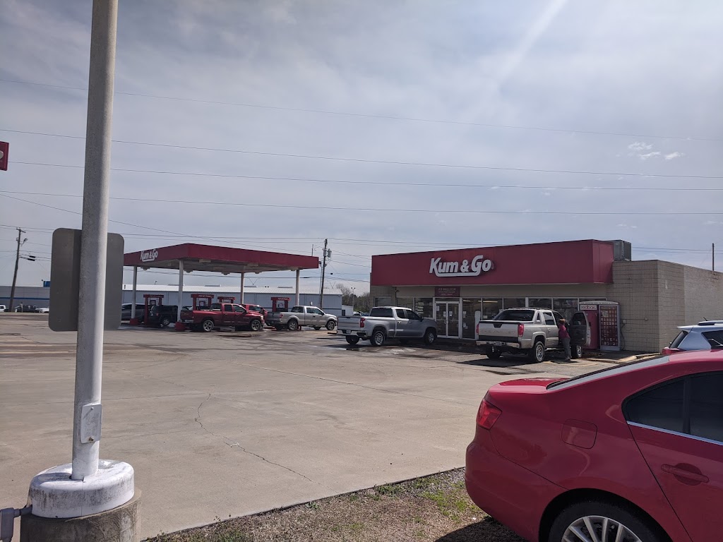 Kum & Go | restaurant | 2720 Alma Hwy, Van Buren, AR 72956, USA | 4794745042 OR +1 479-474-5042