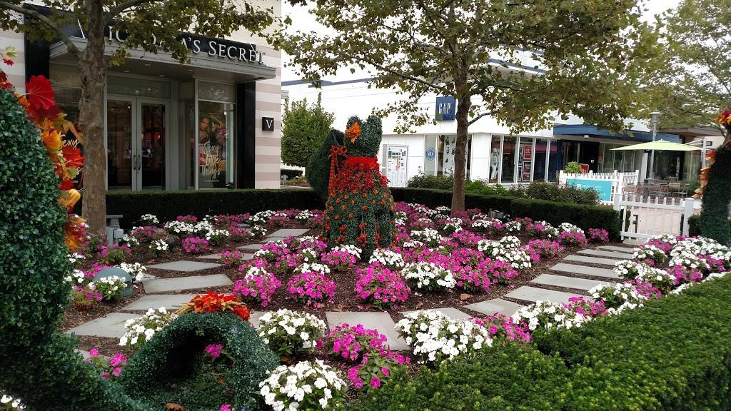 Cross County Shopping | shopping mall | 8000 Mall Walk, Yonkers, NY 10704, USA | 9149689570 OR +1 914-968-9570