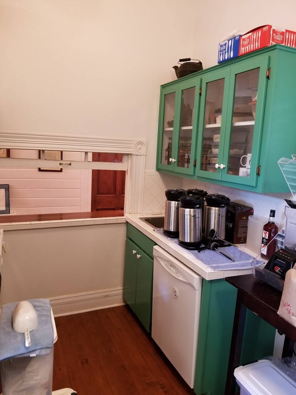 The Antlers Inn | cafe | 1001 King Ct, Kingsland, TX 78639, USA | 3253884411 OR +1 325-388-4411