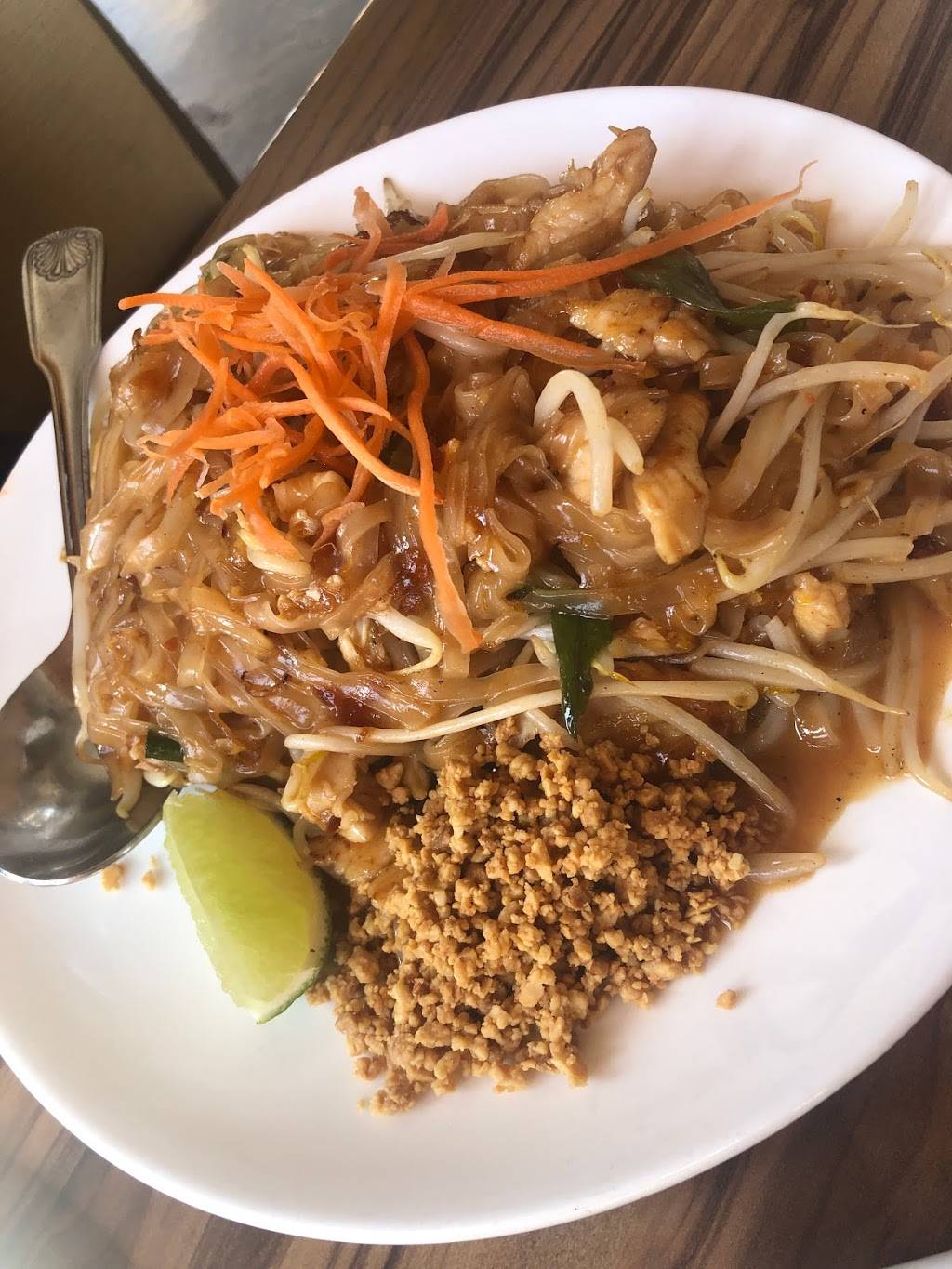 Lucky Thai Cuisine | restaurant | 1141 S Seaward Ave, Ventura, CA 93001, USA | 8054444563 OR +1 805-444-4563