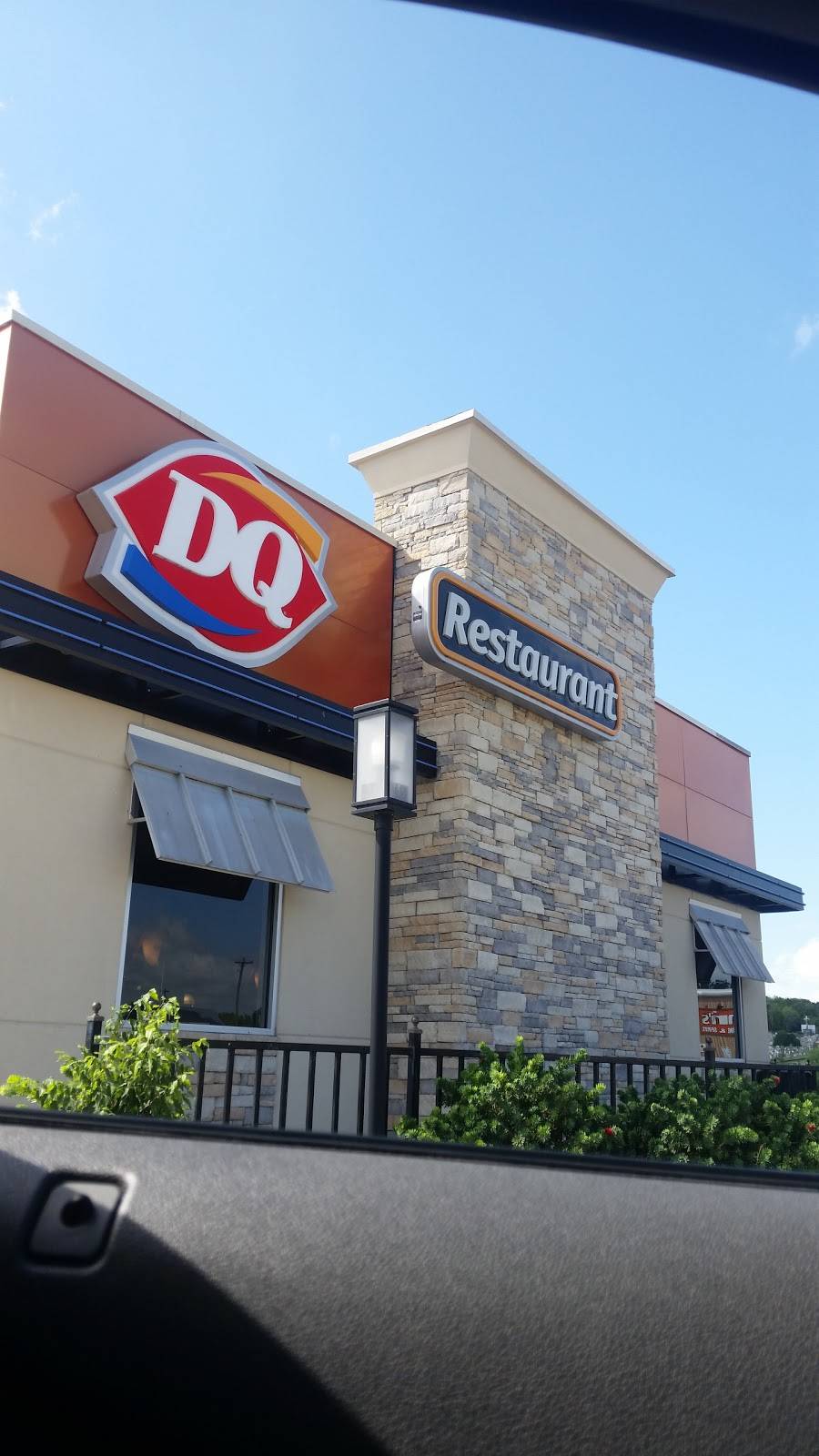 Dairy Queen Store | restaurant | 1202 US-90, Castroville, TX 78009, USA | 8305383141 OR +1 830-538-3141