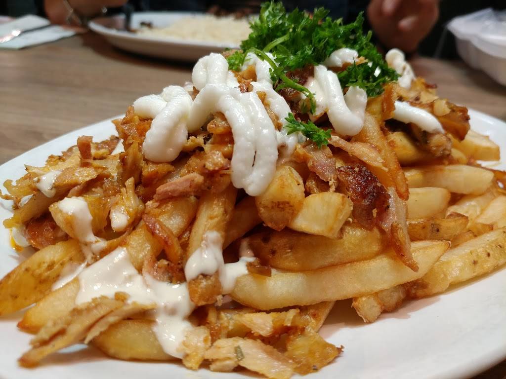 Paramount Middle Eastern Kitchen | bakery | 1290 Crestlawn Dr, Mississauga, ON L4W 1A6, Canada | 9052821600 OR +1 905-282-1600