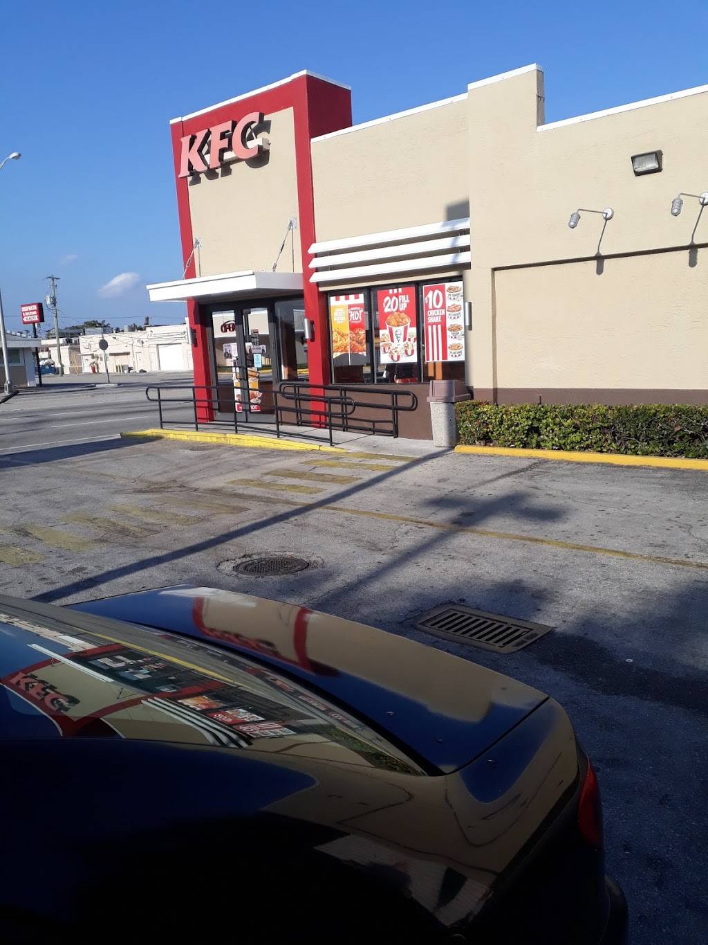 KFC | restaurant | 5826 Bird Rd, Miami, FL 33155, USA | 3056662130 OR +1 305-666-2130