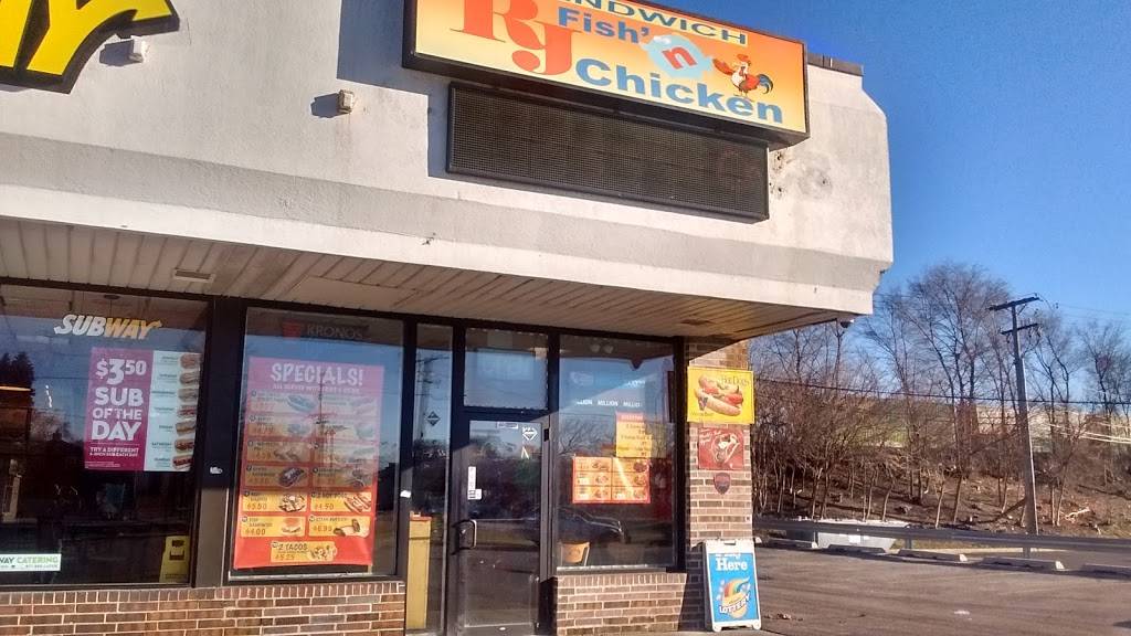 R J Sandwich Fish & Chicken | restaurant | 1938 E 95th St, Chicago, IL 60617, USA | 7737688870 OR +1 773-768-8870