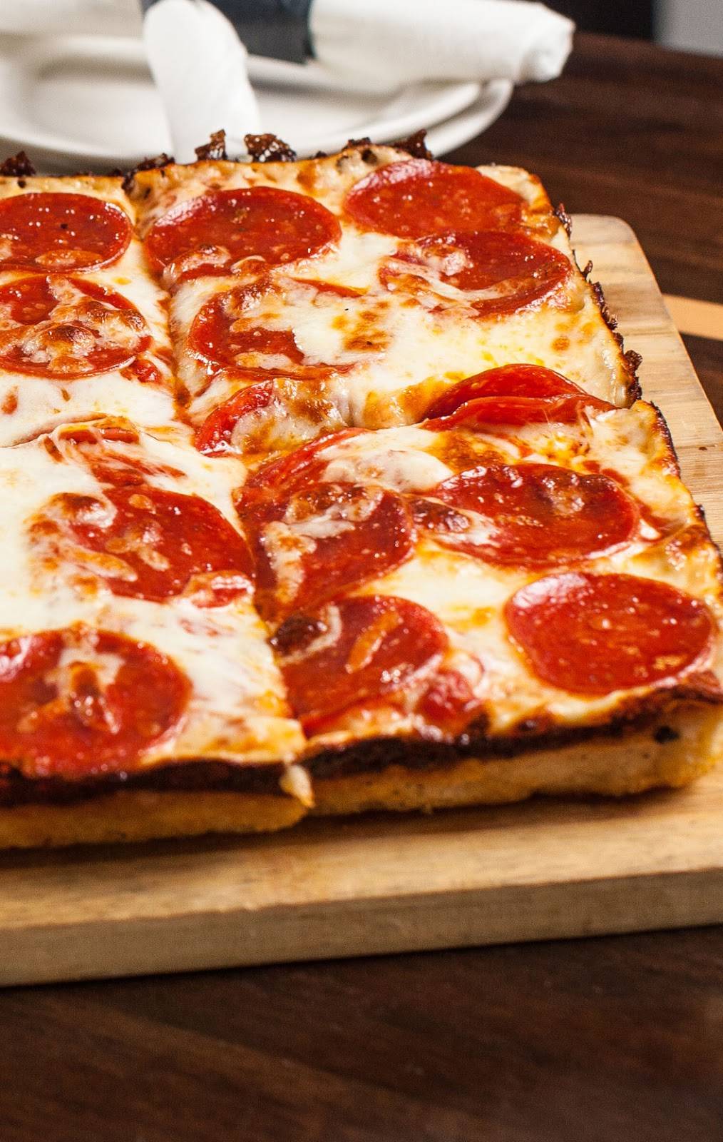 Peppinos Pizza Grand Ledge | restaurant | 512 S Clinton St, Grand Ledge, MI 48837, USA | 5179258599 OR +1 517-925-8599