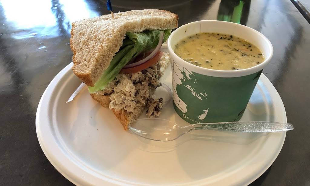 Peebee & Jays | restaurant | 601 W Channel Islands Blvd, Port Hueneme, CA 93041, USA | 8053660542 OR +1 805-366-0542