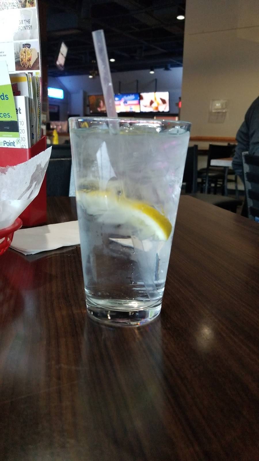 Brewskys Food & Spirits East | restaurant | 2840 S 70th St, Lincoln, NE 68506, USA | 4024832739 OR +1 402-483-2739