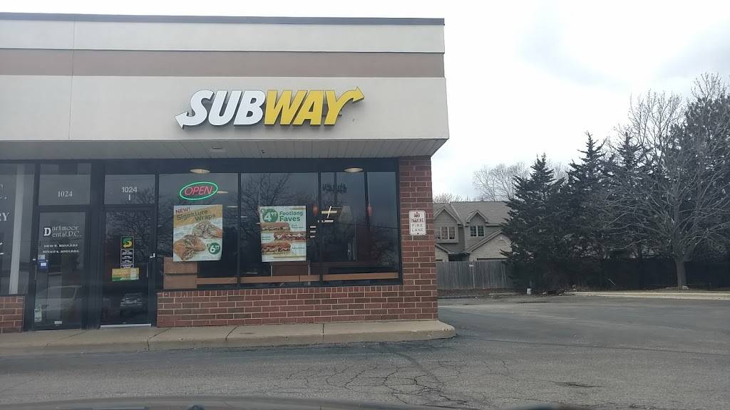 Subway Restaurants | restaurant | 1024 McHenry Ave Suite J, Crystal Lake, IL 60014, USA | 8154558322 OR +1 815-455-8322