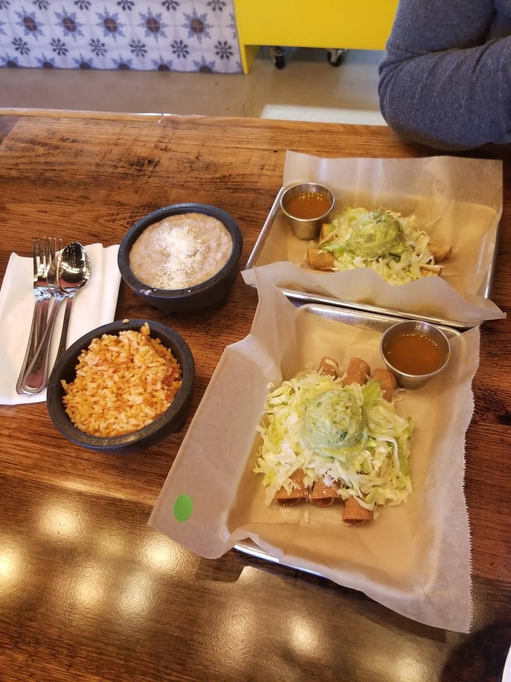 El Tianguis Rolled Taquitos | restaurant | 2810 El Cajon Blvd, San Diego, CA 92104, USA | 6196773581 OR +1 619-677-3581