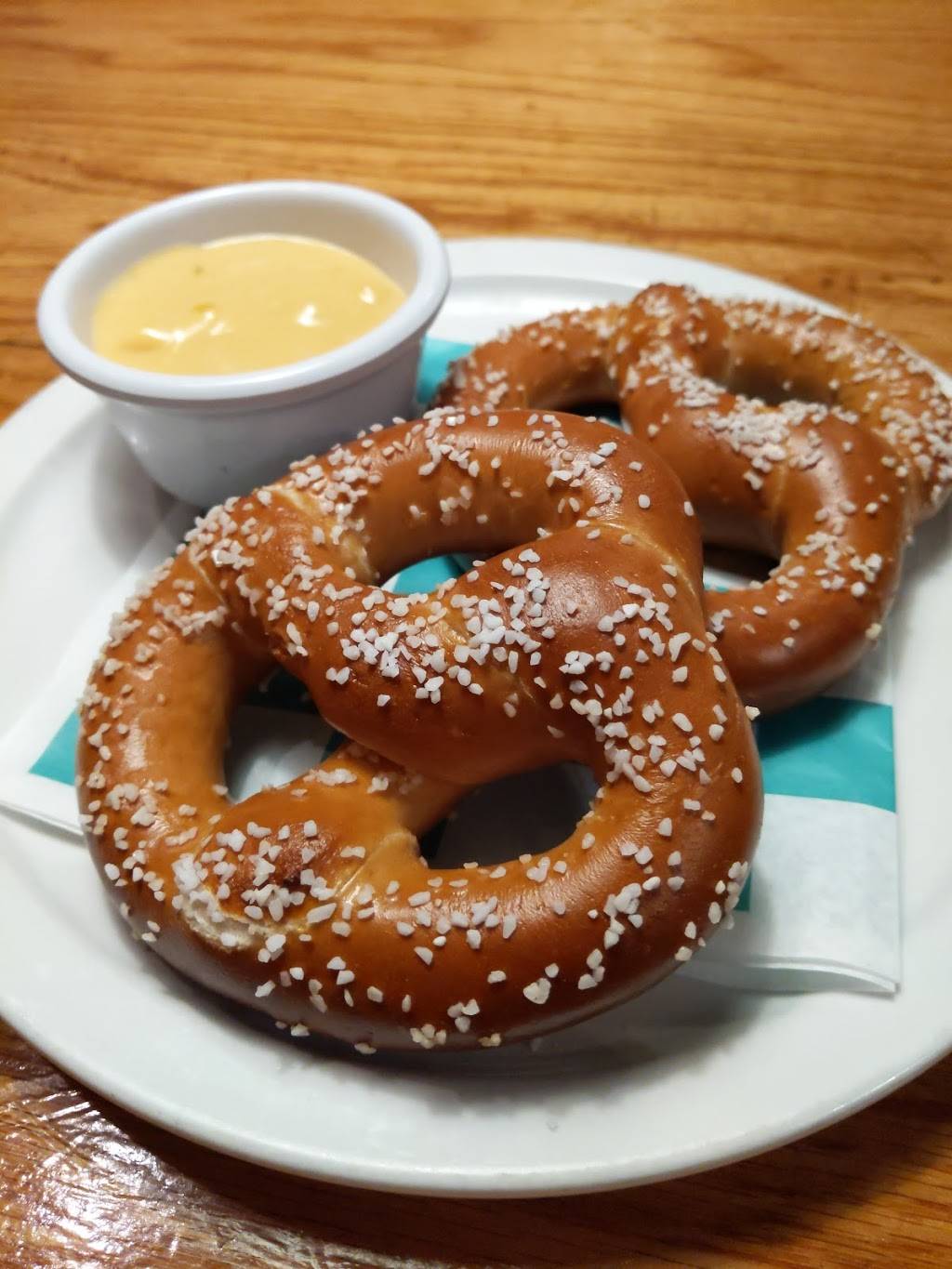 Flanagans Pub & Grill | restaurant | Main Street, Schroon Lake, NY 12870, USA | 5185329096 OR +1 518-532-9096