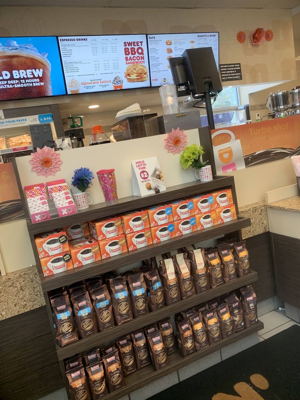 Dunkin | bakery | 5 East St, Tewksbury, MA 01876, USA | 9788513543 OR +1 978-851-3543