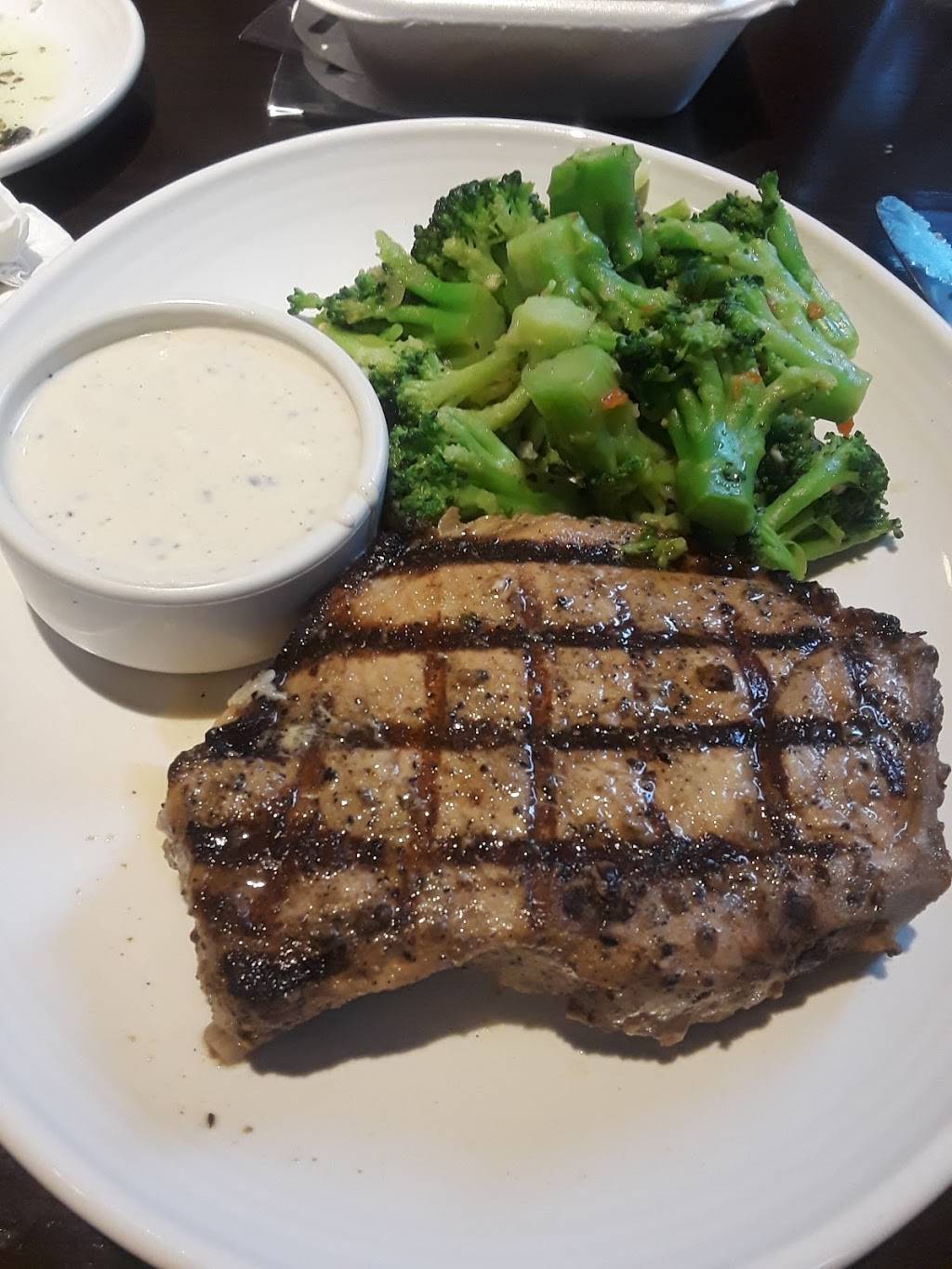 Carrabbas Italian Grill | restaurant | 43455 W Oaks Dr, Novi, MI 48377, USA | 2487350400 OR +1 248-735-0400